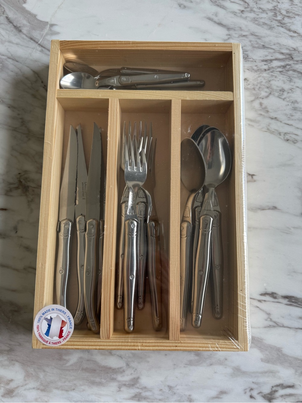 Laguiole 16-Piece Flatware Set
